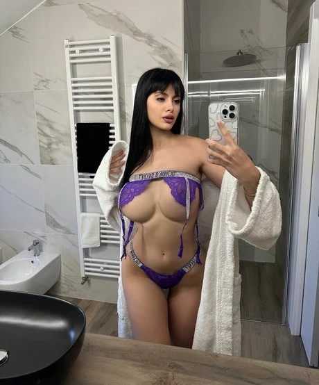 Nude pack martinavismara filtrada